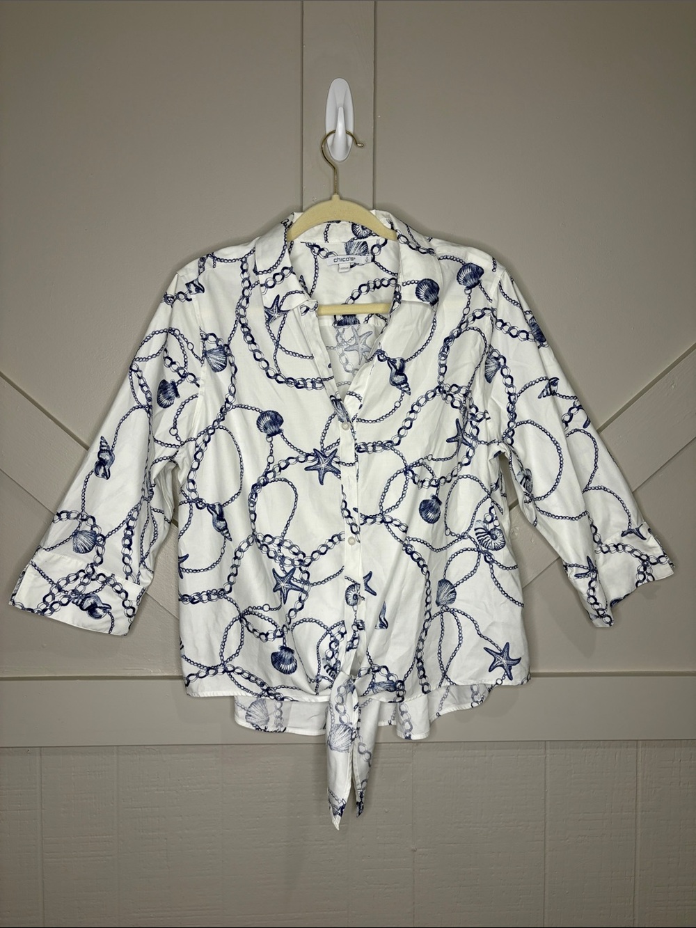 Chico's No Iron Seashell Tie-Front Top Nautical Blue White Blouse Size 2 Large - Picture 2 of 12